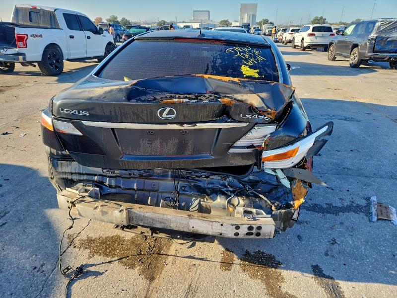 Photo 6 from auction – 2010 LEXUS LS 460 with VIN JTHBL5EF0A5097519