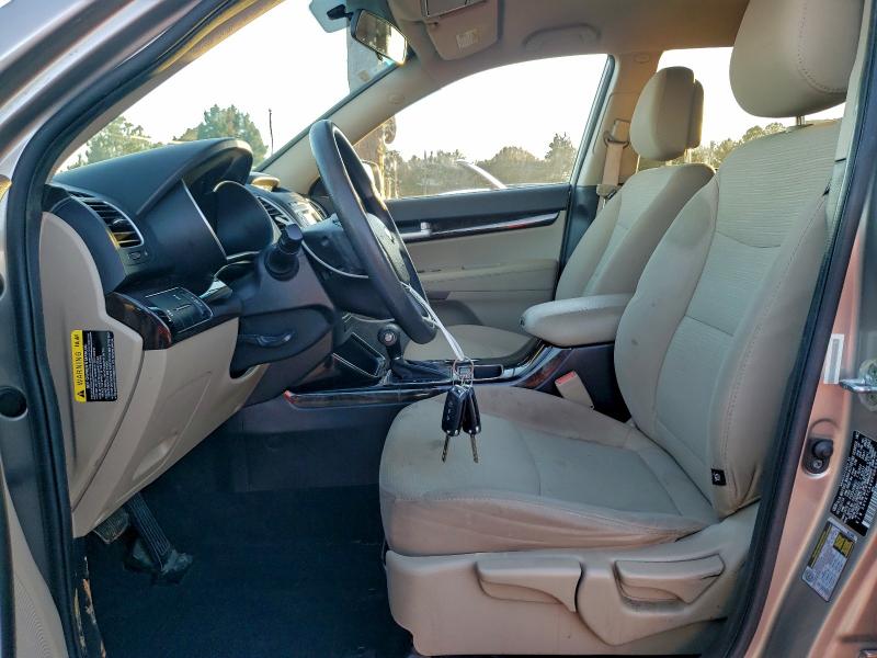 صورة رقم 7 من المزاد - 2015 KIA SORENTO LX مع VIN 5XYKTCA60FG649496