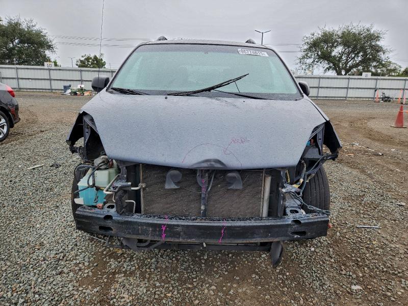 Photo 5 from auction – 2010 TOYOTA SIENNA CE with VIN 5TDKK4CC7AS291613