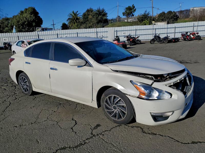 Photo 4 from auction – 2015 NISSAN ALTIMA 2.5 with VIN 1N4AL3AP0FC234256