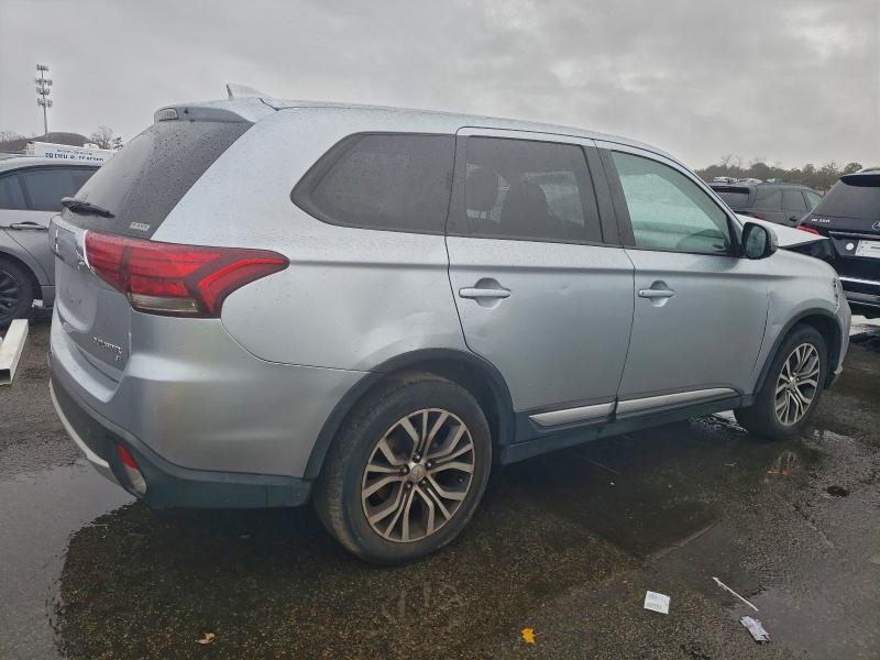 Photo 3 from auction – 2017 MITSUBISHI OUTLANDER with VIN JA4AZ3A33HZ038554