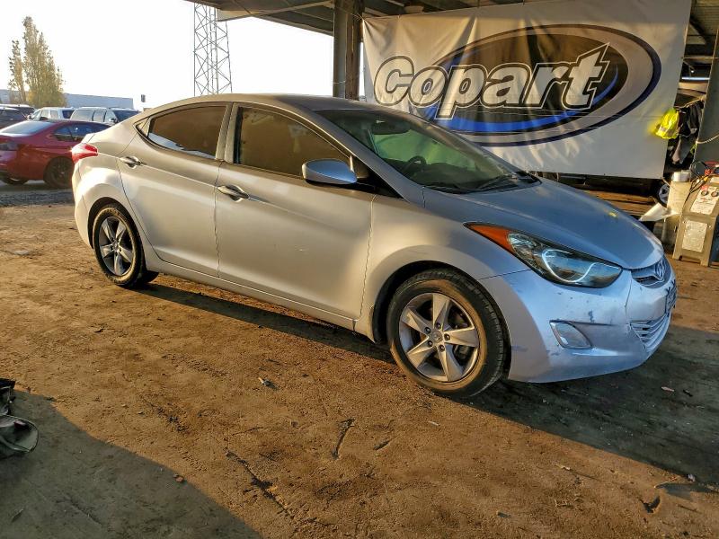 Photo 4 from auction – 2013 HYUNDAI ELANTRA GL with VIN KMHDH4AE5DU874155