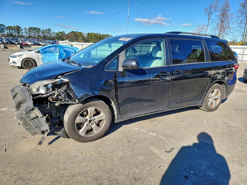 TOYOTA SIENNA LE 2017 with VIN 5TDKZ3DC6HS842502 - Photo from auction