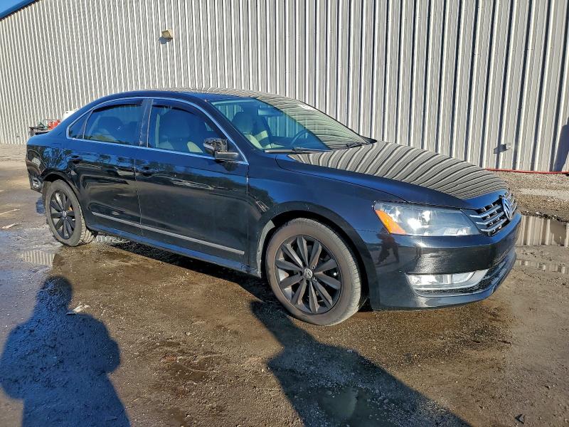 Photo 4 from auction – 2013 VOLKSWAGEN PASSAT SEL with VIN 1VWCH7A33DC082864