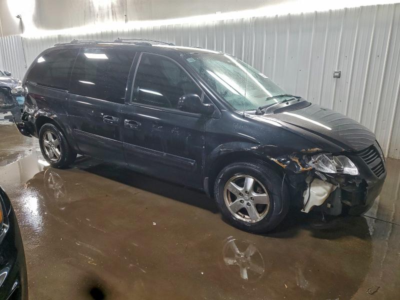 Photo 4 from auction – 2005 DODGE GRAND CARA with VIN 2D8GP44L25R579626