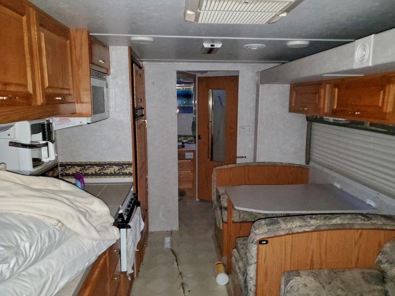 Photo 6 from auction – 2001 JAYCO EAGLE with VIN 1FDXE45S81HA54940
