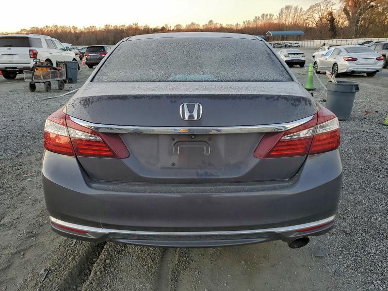 Photo 6 from auction – 2017 HONDA ACCORD LX with VIN 1HGCR2F39HA114327