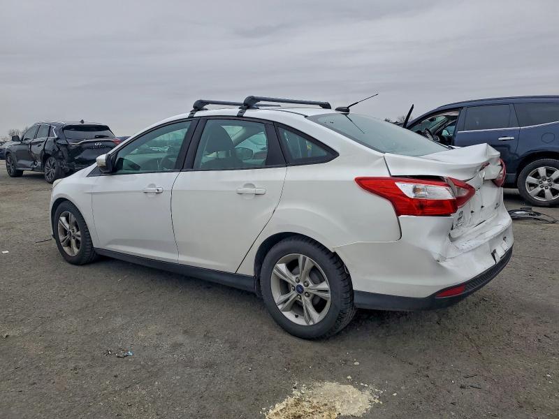 Zdjęcie 2 z aukcji – 2014 FORD FOCUS SE z VIN 1FADP3F20EL427021