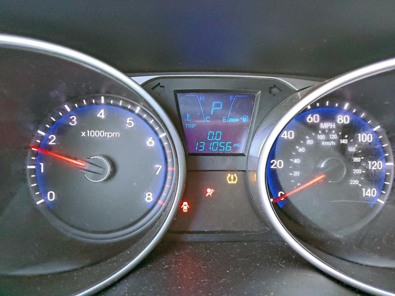 Photo 9 from auction – 2011 HYUNDAI TUCSON GLS with VIN KM8JUCAC8BU144177