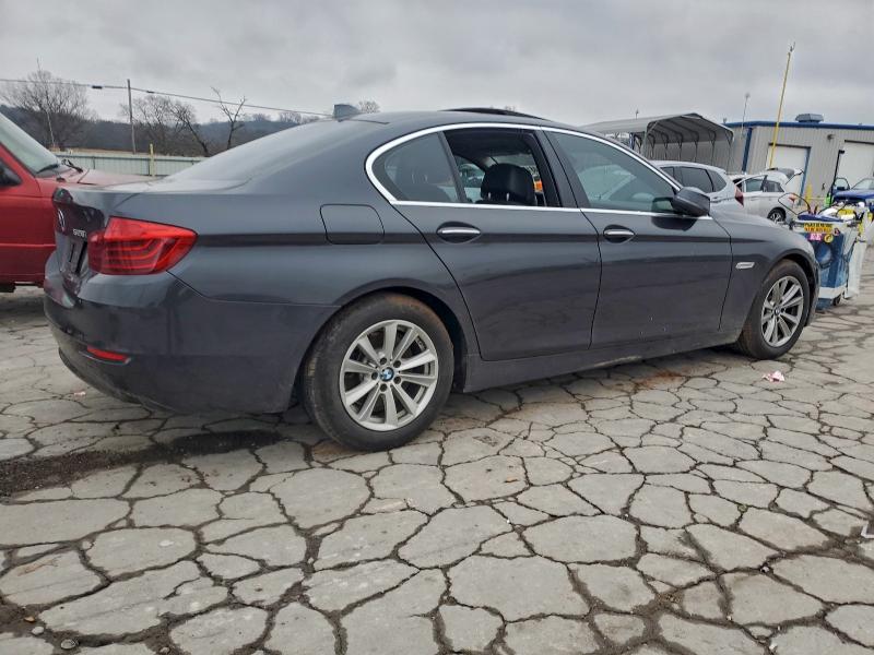 Photo 3 from auction – 2016 BMW 528 I with VIN WBA5A5C56GG352537