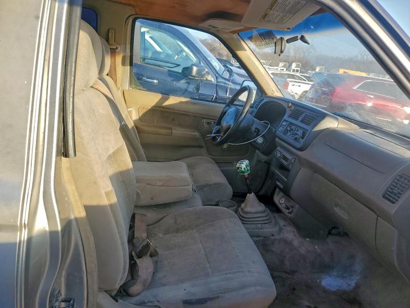 Photo 10 from auction – 2000 NISSAN FRONTIER K with VIN 1N6DD26S9YC330432