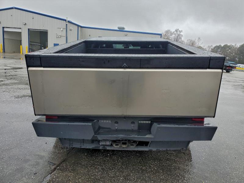 Photo 6 from auction – 2024 TESLA CYBERTRUCK with VIN 7G2CEHEEXRA020542