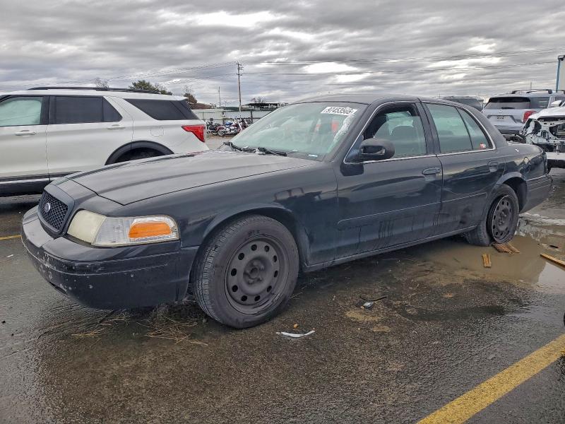 FORD CROWN VICT 2007 with VIN 2FAHP71W17X159881 - Photo from auction