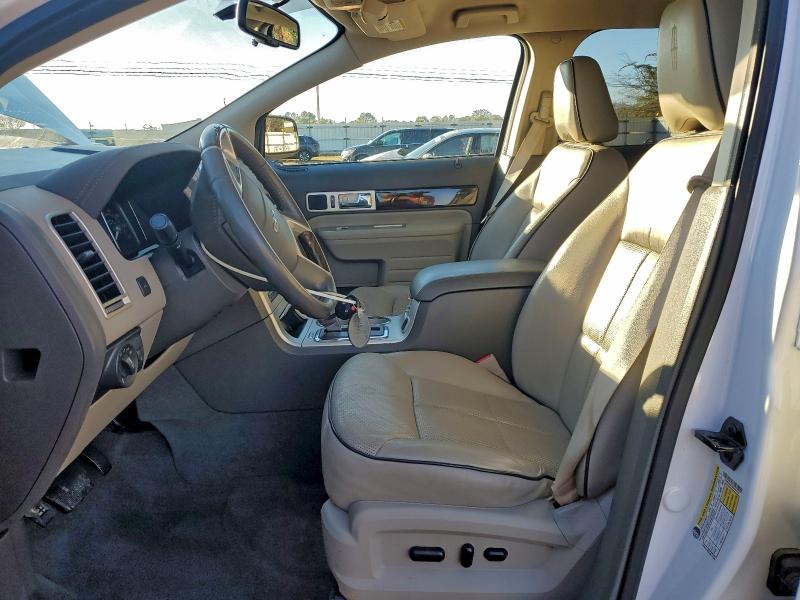 Photo 7 from auction – 2010 LINCOLN MKX with VIN 2LMDJ6JC2ABJ05732