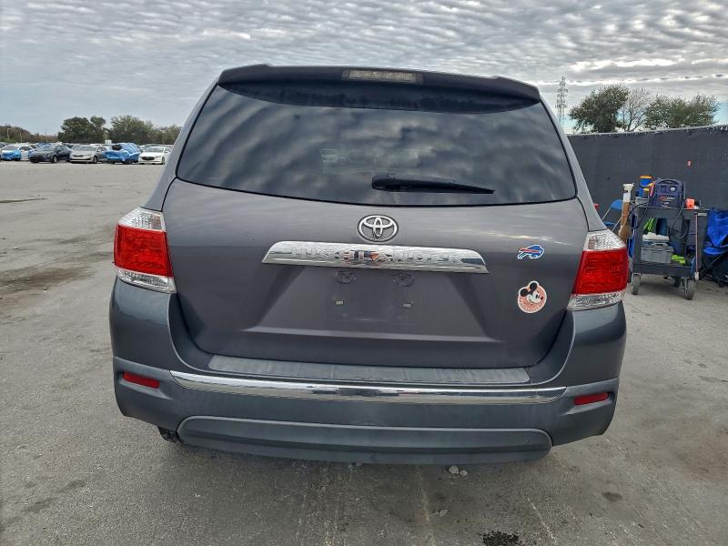Photo 6 from auction – 2011 TOYOTA HIGHLANDER with VIN 5TDZK3EH2BS032174