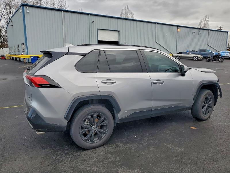 Photo 3 from auction – 2022 TOYOTA RAV4 SE with VIN 4T3T6RFV1NU099224