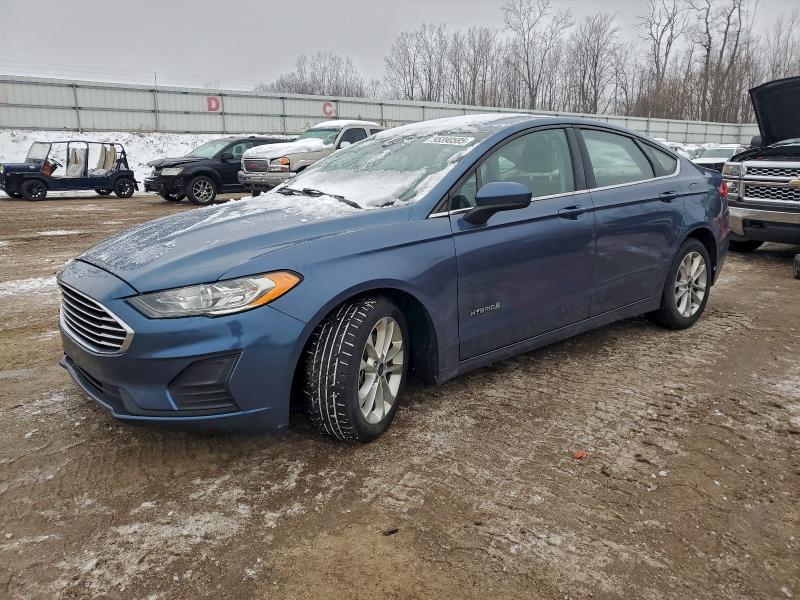 FORD FUSION SE 2019 with VIN 3FA6P0LU6KR197754 - Photo from auction