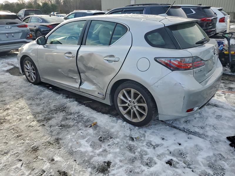 Photo 2 from auction – 2012 LEXUS CT200H with VIN JTHKD5BH4C2112031
