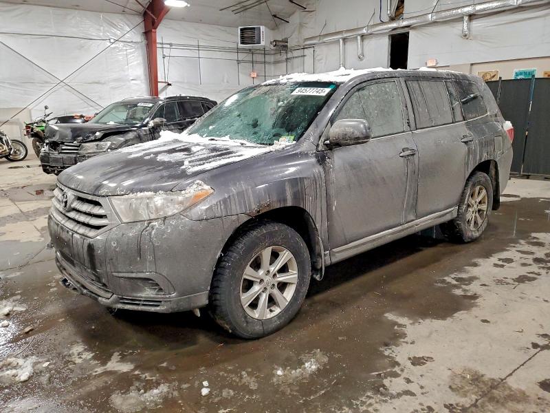 TOYOTA HIGHLANDER 2011 with VIN 5TDBK3EH3BS072572 - Photo from auction