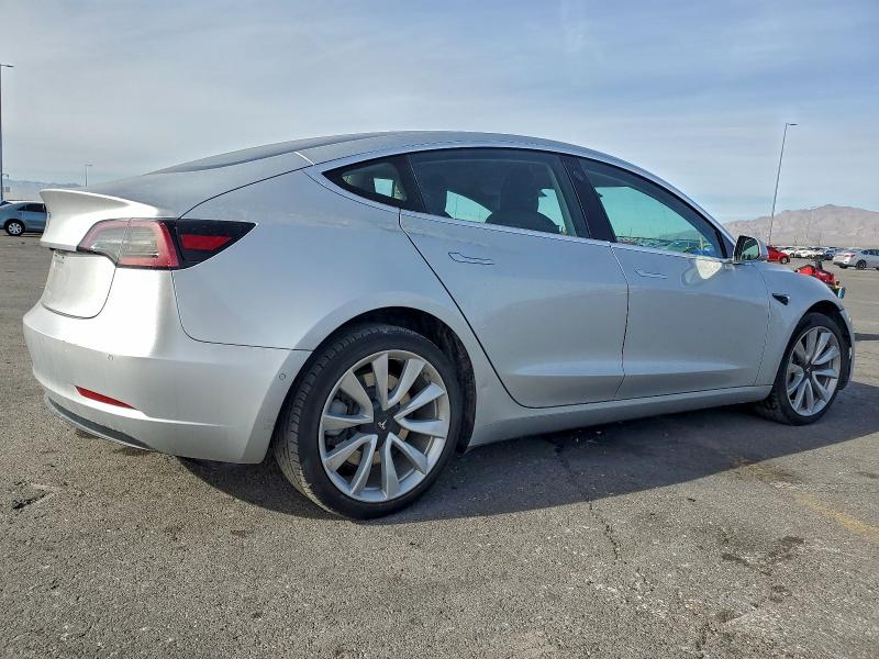 Photo 3 from auction – 2018 TESLA MODEL 3 with VIN 5YJ3E1EA2JF017858
