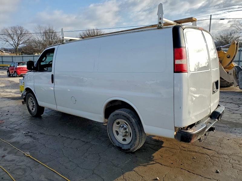 Photo 2 from auction – 2017 CHEVROLET EXPRESS G2500 with VIN 1GCWGAFFXH1127982