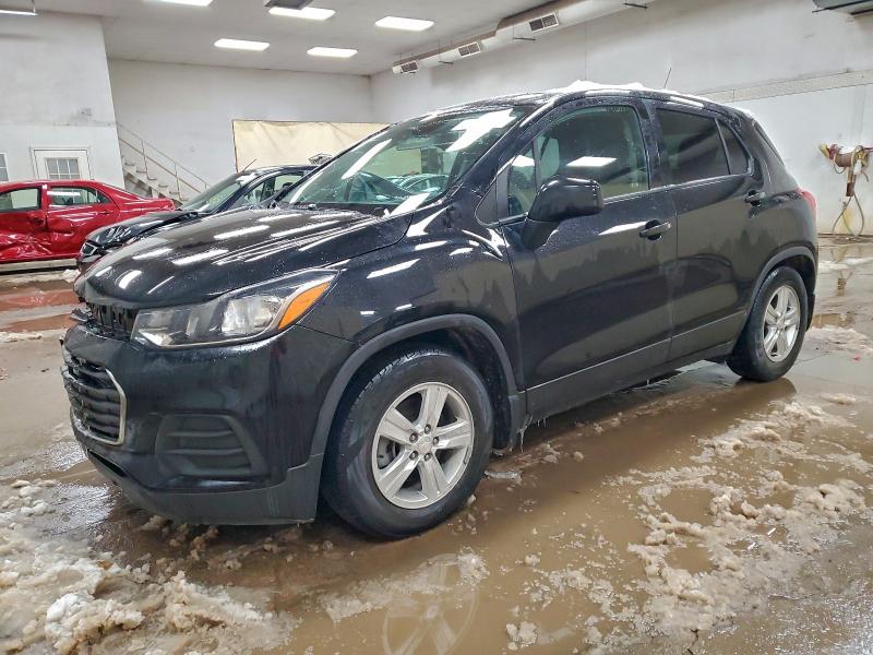 CHEVROLET TRAX LS 2019 with VIN 3GNCJKSB3KL376242 - Photo from auction
