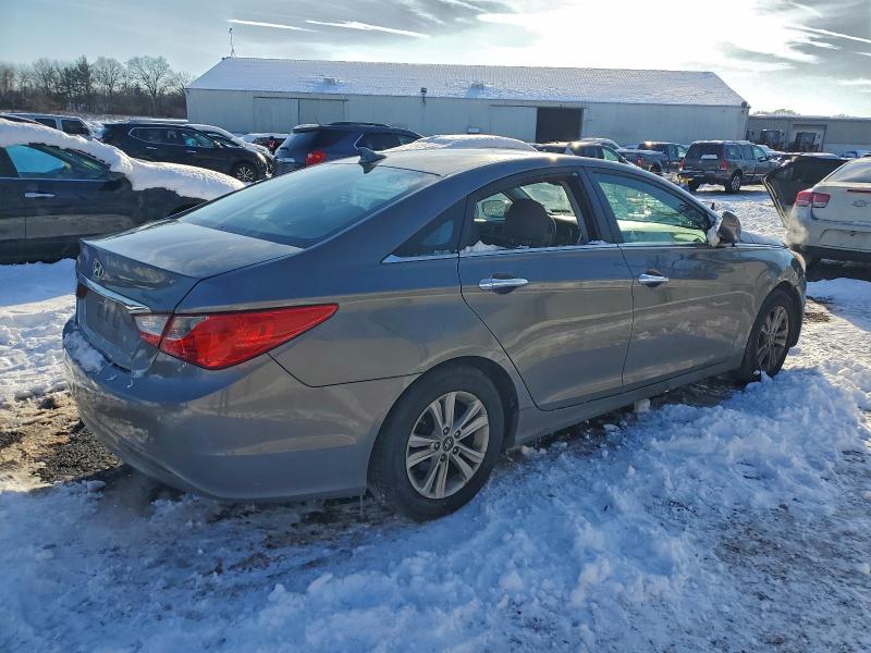 Photo 3 from auction – 2011 HYUNDAI SONATA GLS with VIN 5NPEB4AC3BH196554