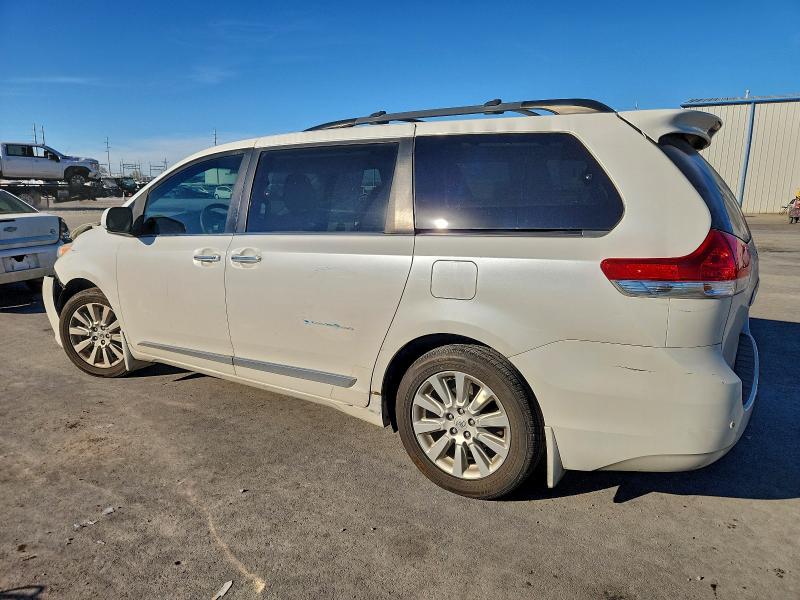 Photo 2 from auction – 2011 TOYOTA SIENNA XLE with VIN 5TDDK3DC3BS025797