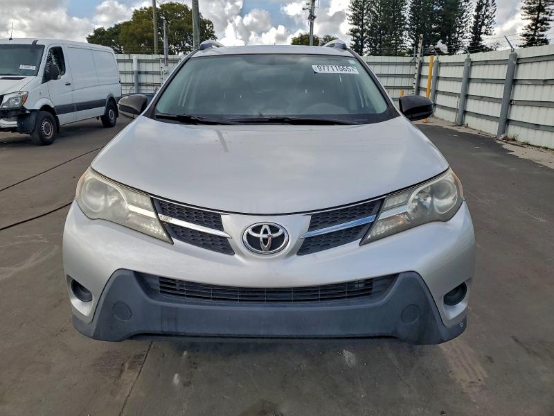 Photo 5 from auction – 2015 TOYOTA RAV4 LE with VIN JTMZFREV1FD057842