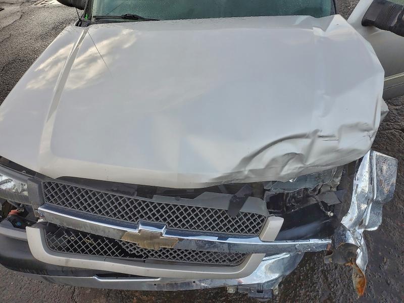 Photo 11 from auction – 2004 CHEVROLET SILVERADO with VIN 1GCEC19T64Z163852