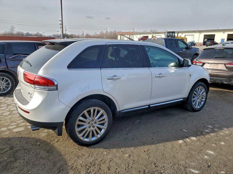 Photo 3 from auction – 2011 LINCOLN MKX with VIN 2LMDJ8JK9BBJ08325