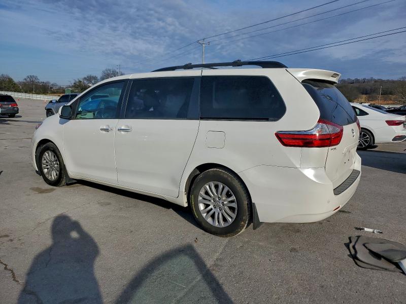 Photo 2 from auction – 2017 TOYOTA SIENNA XLE with VIN 5TDYZ3DC7HS899611