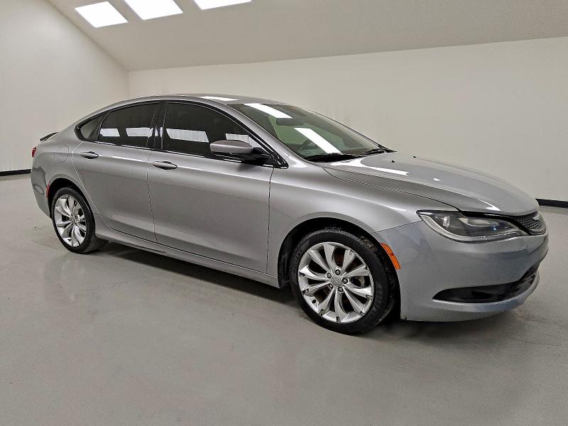Photo 4 from auction – 2015 CHRYSLER 200 S with VIN 1C3CCCBB4FN681218