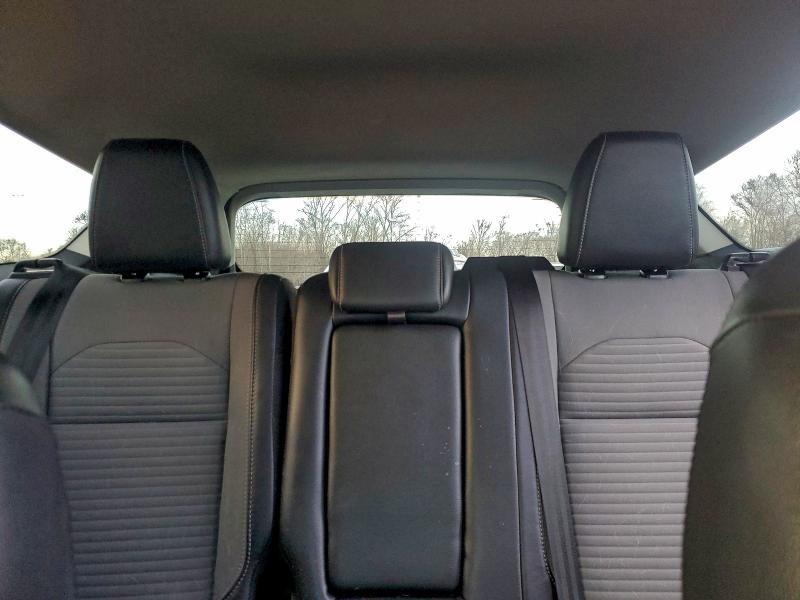 Photo 10 from auction – 2019 FORD ESCAPE SE with VIN 1FMCU9GD7KUB08685