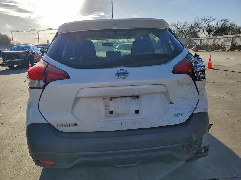Photo 6 from auction – 2018 NISSAN KICKS S with VIN 3N1CP5CU2JL532202