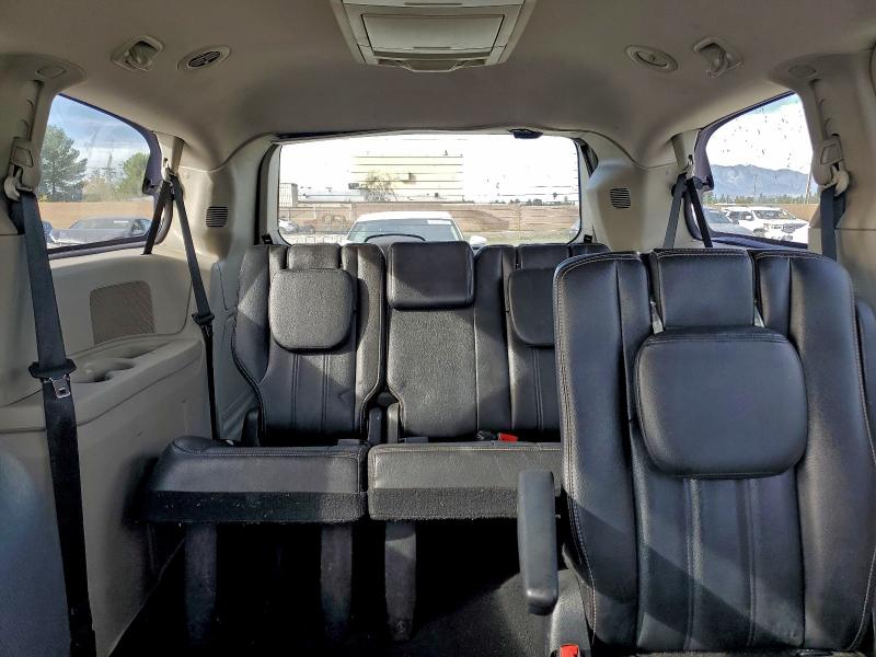 Photo 10 from auction – 2014 CHRYSLER TOWN & COU with VIN 2C4RC1BG9ER126630
