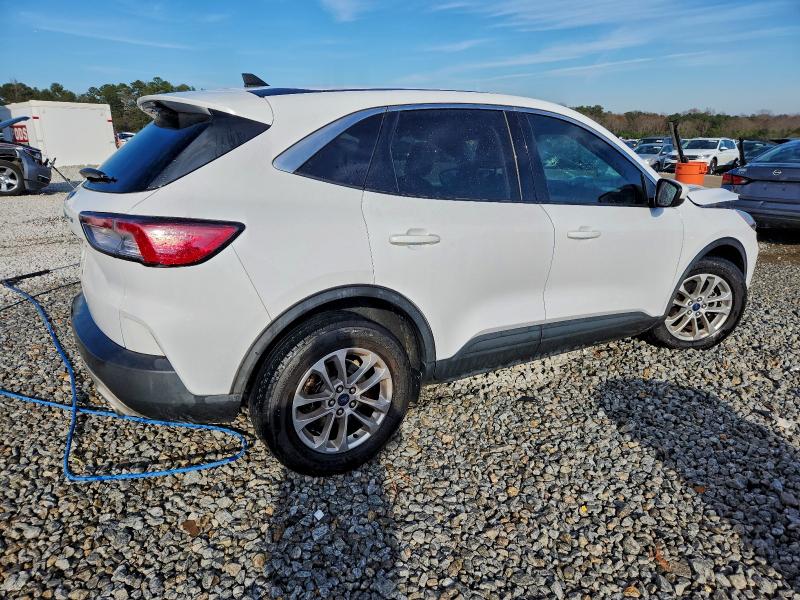 Photo 3 from auction – 2021 FORD ESCAPE SE with VIN 1FMCU0G69MUB27724