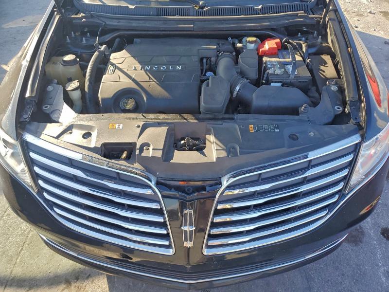 Photo 12 from auction – 2018 LINCOLN MKT with VIN 2LMHJ5NK3JBL01997