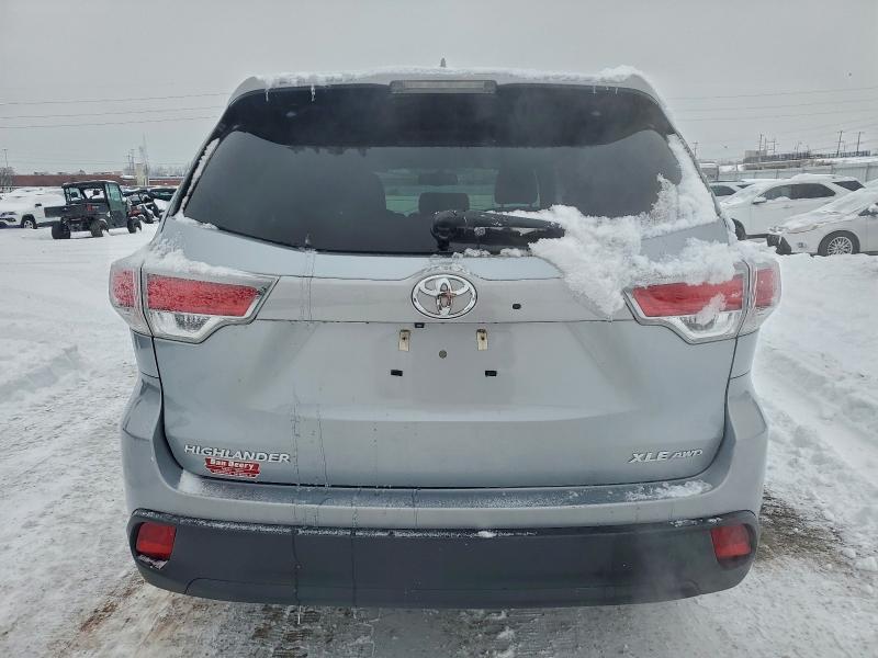 Photo 6 from auction – 2016 TOYOTA HIGHLANDER with VIN 5TDJKRFH3GS500662