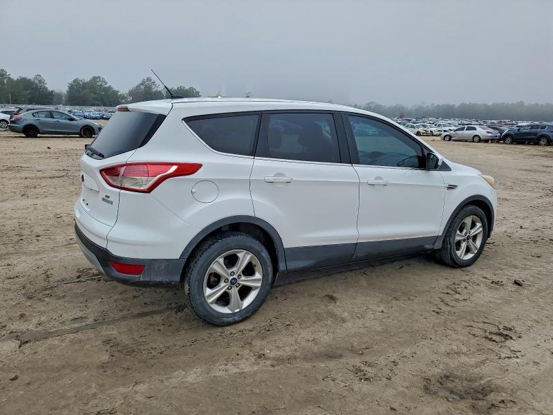 Photo 3 from auction – 2016 FORD ESCAPE SE with VIN 1FMCU0GX8GUA60708