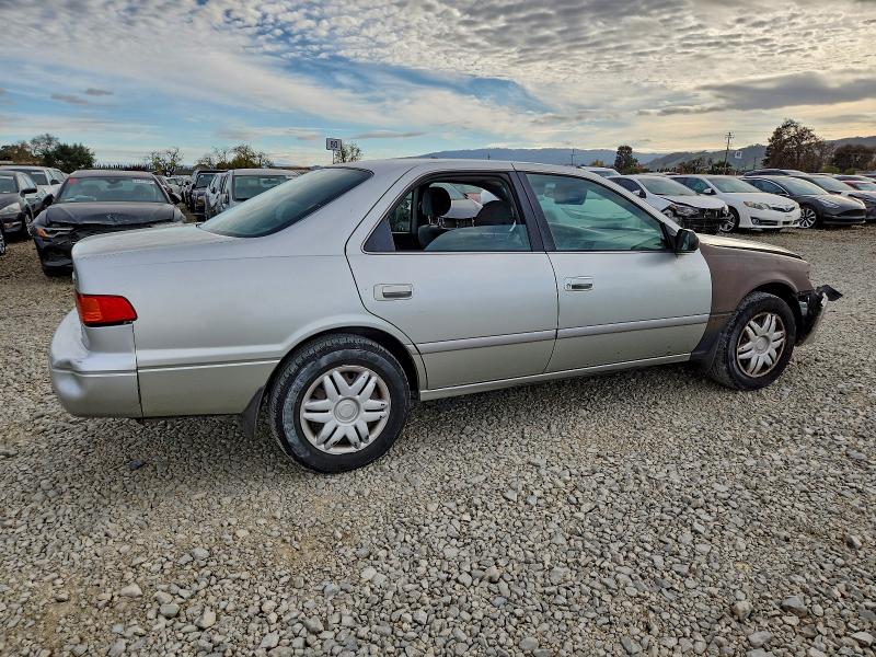 Photo 3 from auction – 2001 TOYOTA CAMRY CE with VIN JT2BG22K310532237