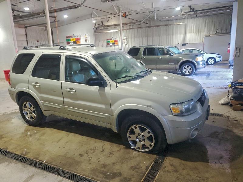 Photo 4 from auction – 2005 FORD ESCAPE LIM with VIN 1FMCU04115KC04754