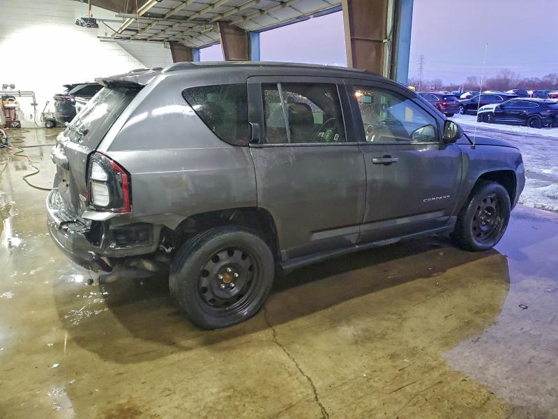 Photo 3 from auction – 2015 JEEP COMPASS LA with VIN 1C4NJDEB3FD259104