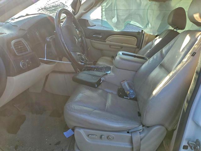 Photo 7 from auction – 2011 GMC YUKON DENA with VIN 1GKS1EEF0BR174430