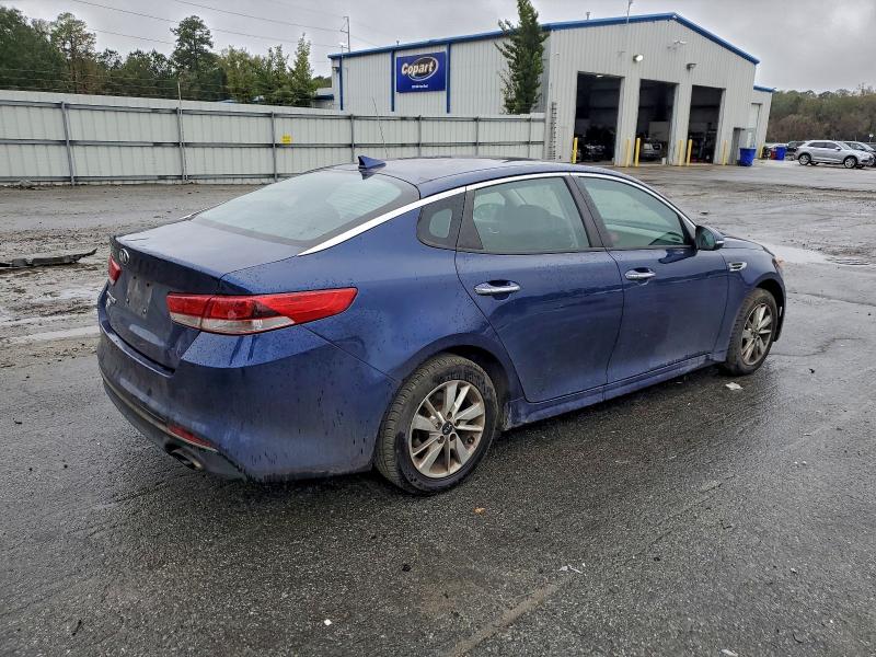 Photo 3 from auction – 2017 KIA OPTIMA with VIN 5XXGT4L32HG144498