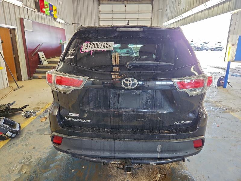 Photo 6 from auction – 2016 TOYOTA HIGHLANDER with VIN 5TDJKRFH6GS269515