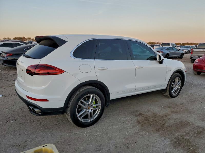 Photo 3 from auction – 2016 PORSCHE CAYENNE with VIN WP1AE2A24GLA64521