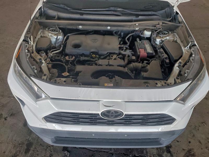 Photo 11 from auction – 2019 TOYOTA RAV4 XLE with VIN JTMP1RFV5KD025166