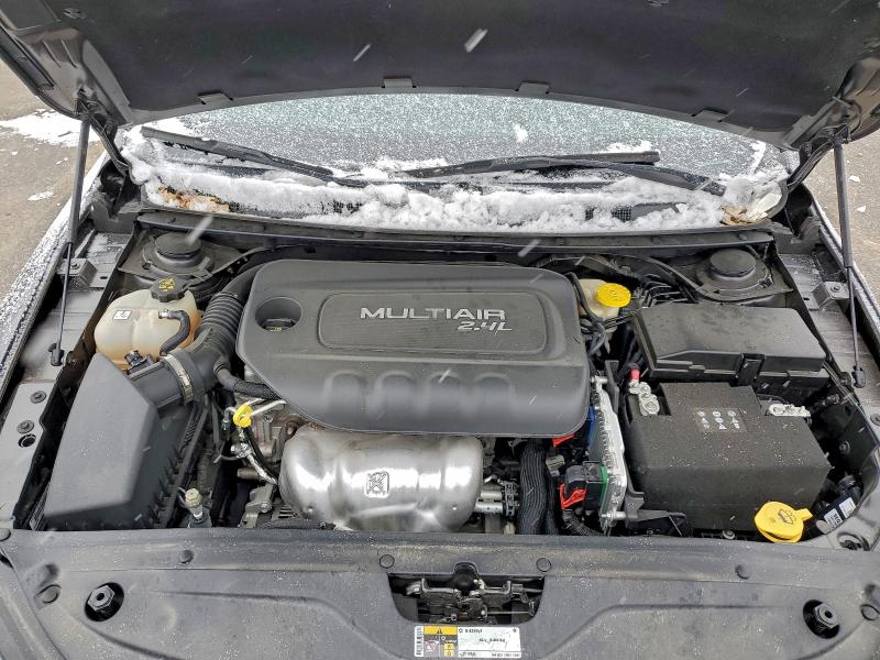 Photo 11 from auction – 2016 CHRYSLER 200 LIMITE with VIN 1C3CCCAB4GN178209