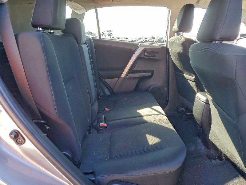 Photo 11 from auction – 2018 TOYOTA RAV4 LE with VIN 2T3ZFREV3JW438877